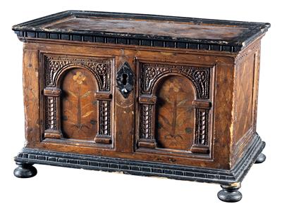 A wood coffer, - Collection Reinhold Hofstätter