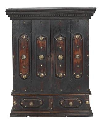 A small Italian Renaissance cabinet, - Kolekce Reinhold Hofstätter