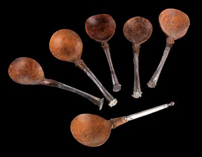 Six burl wood spoons, - Collection Reinhold Hofstätter