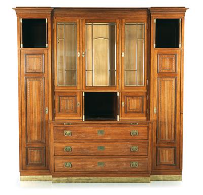 A large late Art Nouveau sideboard, - Majetek aristokratického původu a předměty důležitých proveniencí