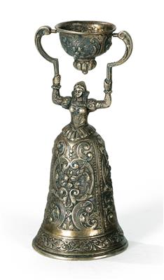 A historical revival style cup (‘Jungfrauenbecher’), - Aus aristokratischem Besitz