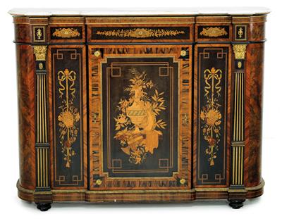 An imposing sideboard, - Majetek aristokratického původu a předměty důležitých proveniencí