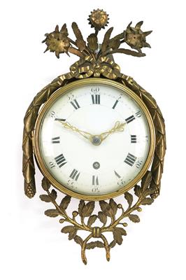 A small Louis XVI bronze cartel clock - Di provenienza aristocratica