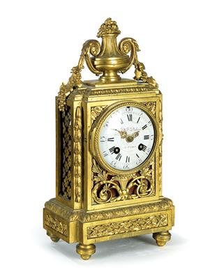 A small Louis XVI ormolu pendule clock - Aus aristokratischem Besitz