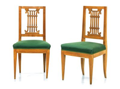 A pair of late Josephinian chairs, - Majetek aristokratického původu a předměty důležitých proveniencí
