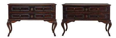 A Pair of Wide Console Sideboards - Di provenienza aristocratica