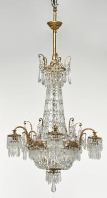 A Neo-Classicaler Glass Chandelier in Crown Shape, - Di provenienza aristocratica