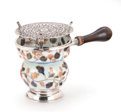 Porzellan-Rechaud mit französischer Silbermontierung, - Aus aristokratischem Besitz und bedeutender Provenienz