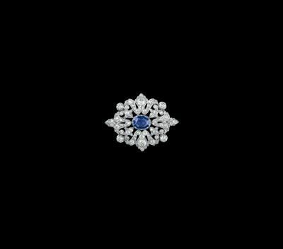 A diamond brooch with untreated sapphire c. 3 ct - Klenoty