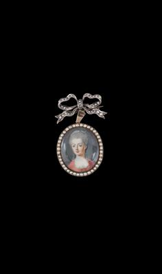 A medallion with the portrait of Archduchess Maria Anna, from an old European aristocratic collection - Gioielli
