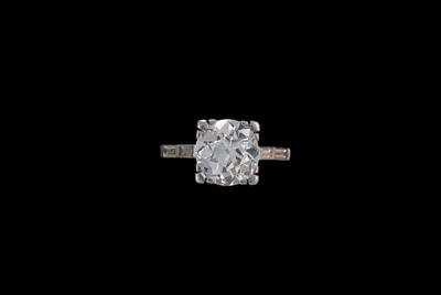 An Old-Cut Diamond Ring Total Weight c. 3.50 ct - Jewellery