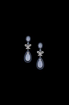 A Pair of Brilliant and Chalcedony Ear Stud Pendants - Jewellery