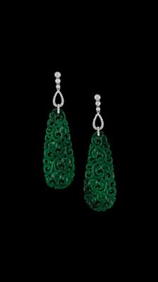 Brillant Ohrgehänge mit Schmucksteinen aus der Jadegruppe - Juwelen