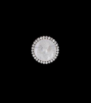 A Moonstone and Brilliant Brooch - Klenoty