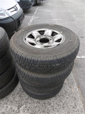 4 Reifen "Michelin Latitude", - Fahrzeuge und Technik