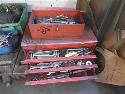 2 Werkzeugkisten mit div. Werkzeug, - Werkstätteneinrichtung & Ersatzteile für Forst- & Baumaschinen