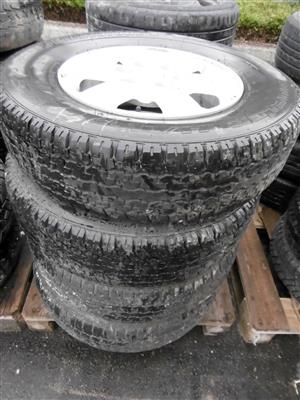 4 Reifen "Bridgestone Dueler" auf Alufelgen, - Fahrzeuge und Technik