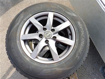 4 Reifen "Vredestein Wintrac Xtreme S" auf Felgen, - Fahrzeuge und Technik