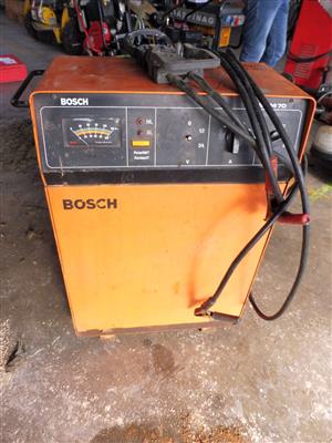 Batterieladegerät "Bosch SL2470", - Motorová vozidla a technika