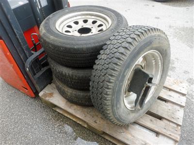 Konvolut Reifen auf Stahlfelgen, - Fahrzeuge und Technik