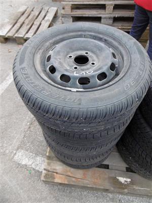5 Reifen "Michelin/Interstate" auf Stahlfelgen - Fahrzeuge und Technik