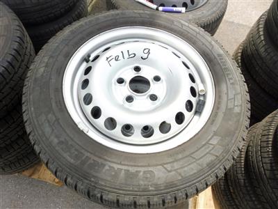 4 Reifen "Pirelli" auf Felgen, - Fahrzeuge und Technik