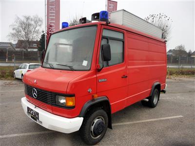 Spezialkraftwagen (Feuerwehrfahrzeug) "Mercedes Benz L609D/31", - Fahrzeuge und Technik