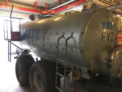 Mobiler Spülwasserbehälter "Bauer F120T", - Fahrzeuge
