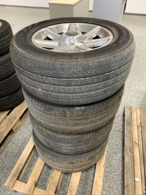 4 Reifen "Pirelli" mit Felgen, - Fahrzeuge und Technik