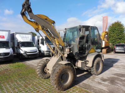 Selbstfahrende Arbeitsmaschine (Radlader) "Komatsu WA80-6", - Fahrzeuge und Technik