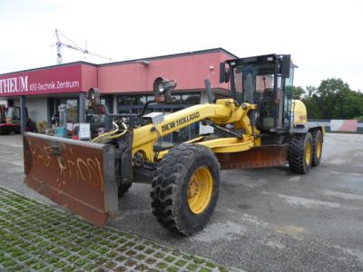 Selbstfahrende Arbeitsmaschine (Grader) "New Holland F156.6A", - Motorová vozidla a technika