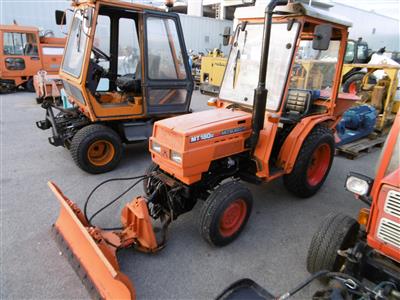 Traktor "Mitsubishi MT 18D" - Fahrzeuge, Baumaschinen und Forsttechnik