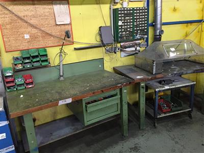 2 Werktische - Metall- und Kunststoffbearbeitende Maschinen, Werkstätteneinrichtung und Rohmaterial