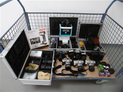 Diverse Fotokameras analog mit Zubehör - Fahrzeuge und Technik