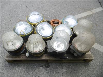 Lampen mit Steckdosen, - Fahrzeuge und Technik