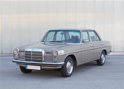 PKW "Mercedes-Benz 230" - Cars and vehicles