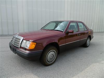 PKW "Mercedes-Benz 250D", - Cars and vehicles