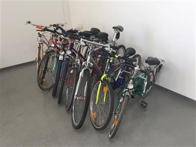 Konvolut Fahrräder, - Scooters, technology and bicycle auction