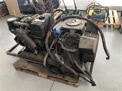 Dieselmotor mit Kompressor und Hydraulikpumpe, - Fahrzeuge und Technik