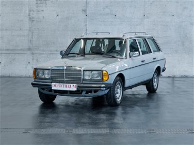 PKW "Mercedes-Benz 200 T" - Fahrzeuge und Technik