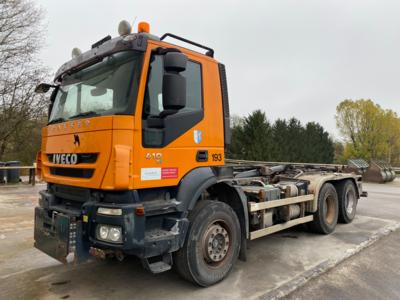 LKW "Iveco Trakker T410" mit Hackenlifter "Multilift LHT 25053", - Cars and vehicles