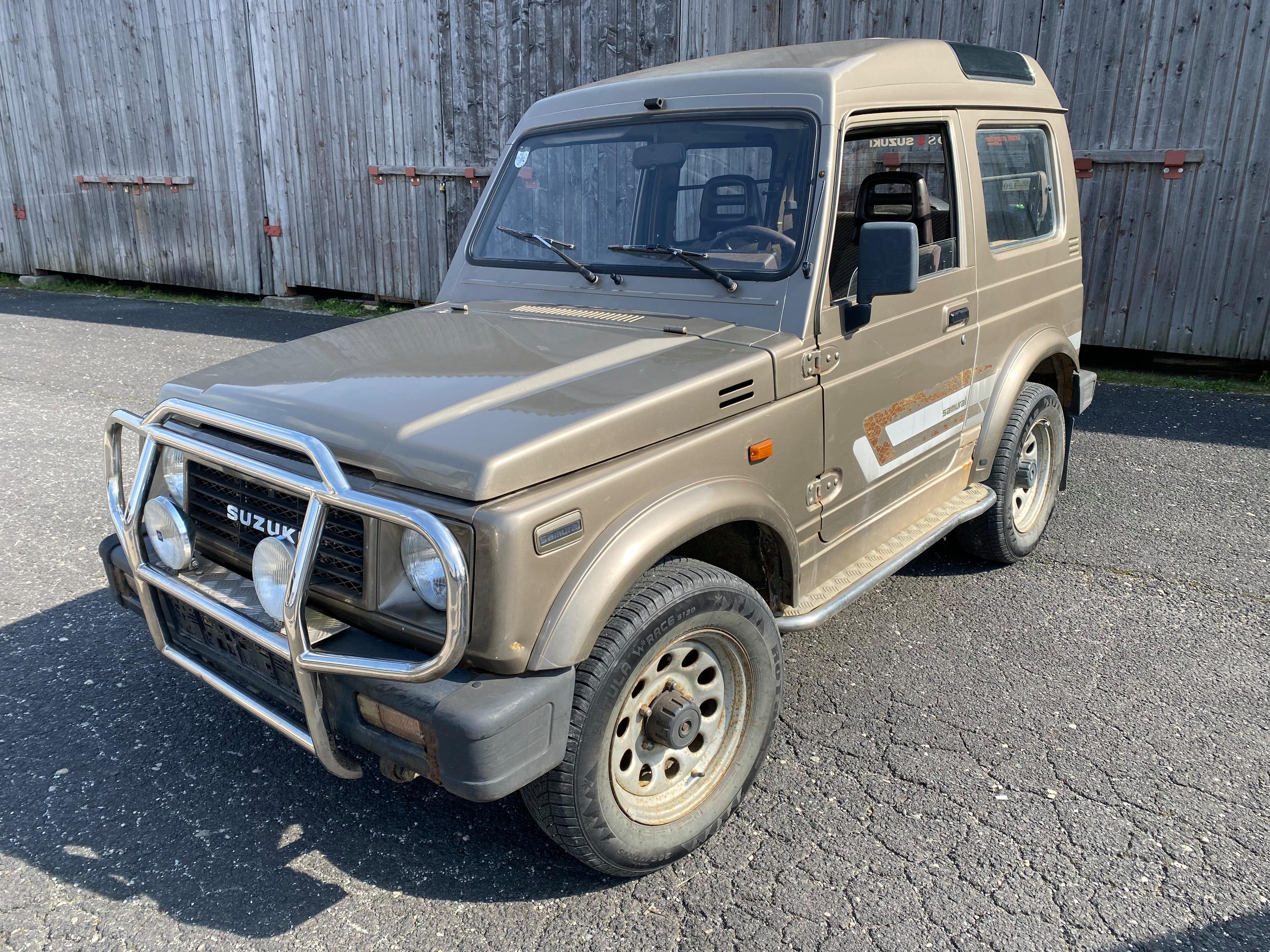 KKW Suzuki Samurai 4WD, - Fahrzeuge und Technik 26.07.2023 - Erzielter  Preis: EUR 2.400 - Dorotheum