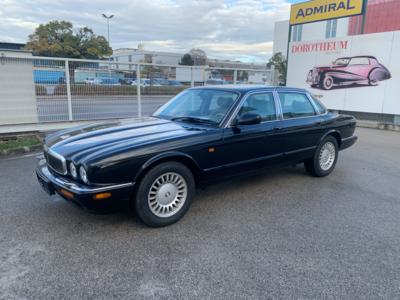 PKW "Jaguar XJ8 3.2 Litre Executive Automatik", - Motorová vozidla a technika