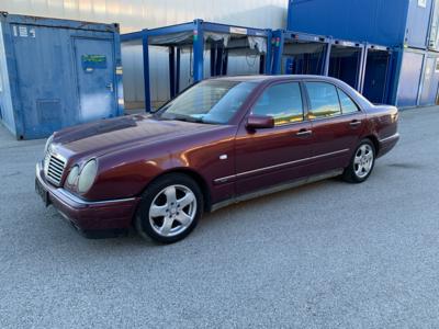 PKW "Mercedes-Benz E 290 TD Aut.", - Macchine e apparecchi tecnici