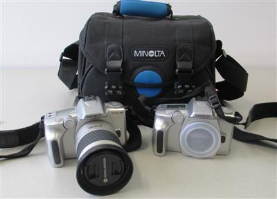 2 Spiegelreflexkameras Minolta Dynax40, 1 Objektiv, div. Zubehör, - Fundgegenstände der Österreichischen Post AG