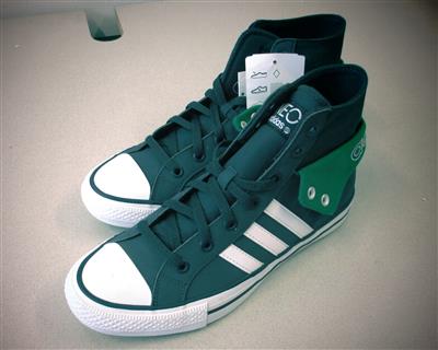 Paar Schuhe "Addidas Neo", - Postal Service - Special auction