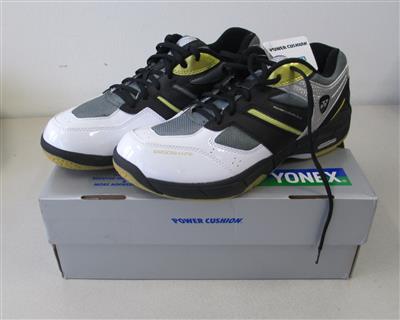 Paar Sportschuhe "Yonex", - Postal Service - Special auction