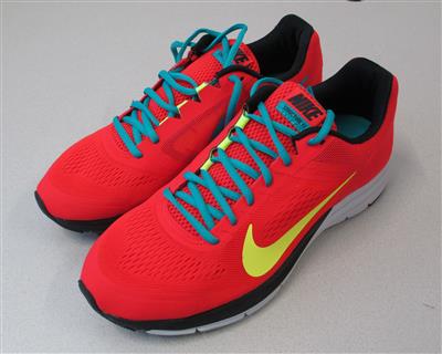 Paar Sportschuhe "Nike", - Postal Service - Special auction
