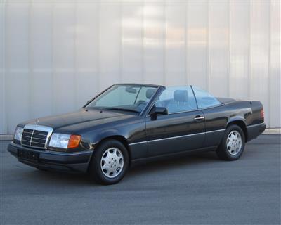 1993 Mercedes-Benz 300 CE-24 Cabriolet - Klassische Fahrzeuge und Automobilia