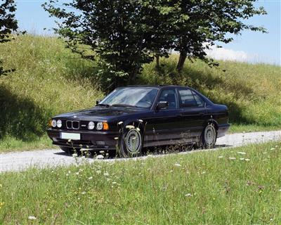 1989 BMW M5 - Historická motorová vozidla